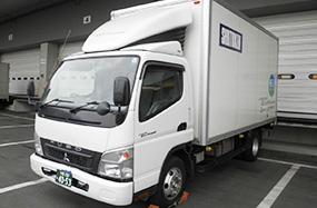 CNG大型トラック、ハイブリッド3tトラックを導入